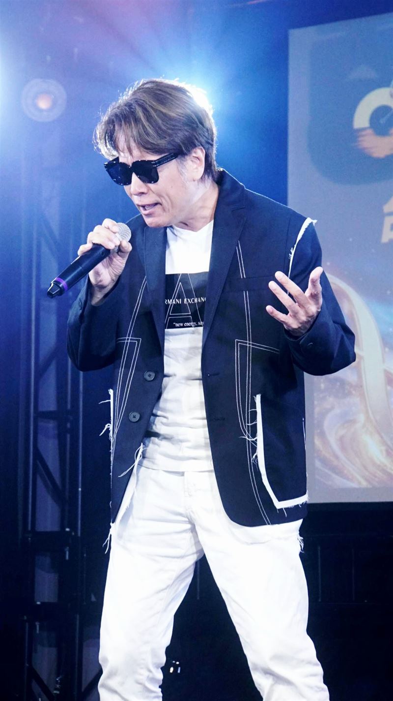 江志豐眼疾惡化，戴著墨鏡現身。（圖／菲常動人音樂文創提供）