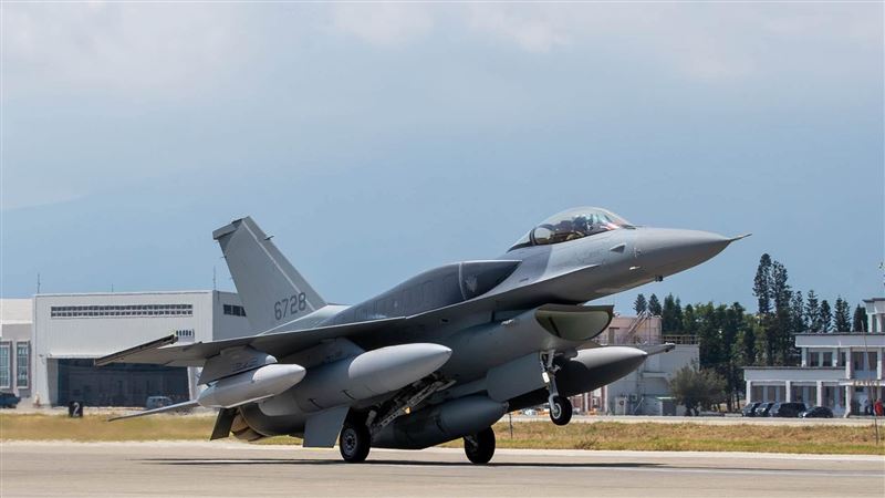 空軍：F-16V blk70電戰莢艙硬體已裝設
