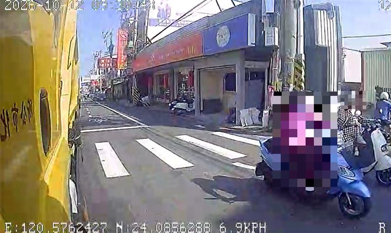 女騎士快到家，遇死劫，疑內輪差，遭垃圾車撞倒，輾斃，彰化市，垃圾車(圖／翻攝畫面)
