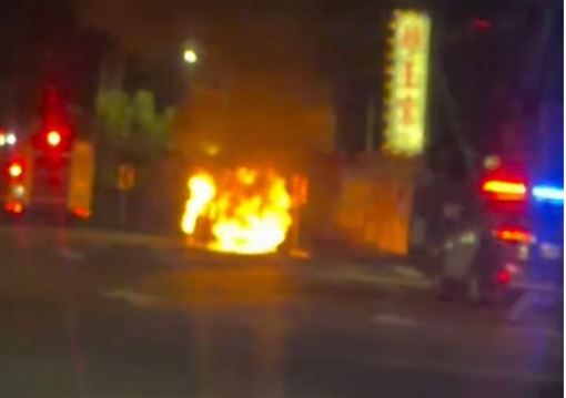 台中暗夜火燒車！警消滅火驚見1男成焦屍