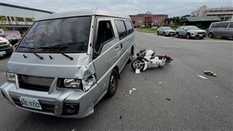 新／機車對撞廂型車　騎士噴飛OHCA搶救中