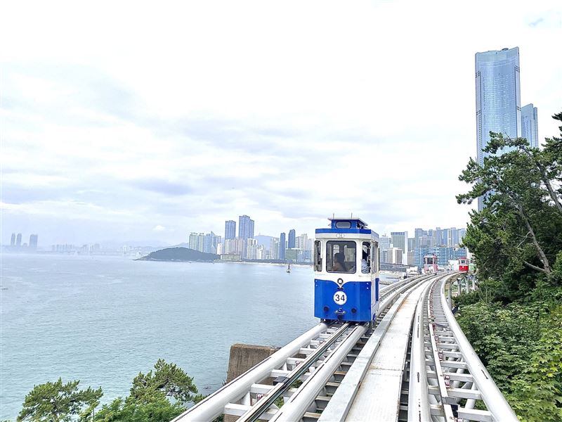 雄獅ITF線上旅展開跑,每周二、四推出團體搶購,「慢遊釜山5日」兩萬內有找。(圖/飯店旅宿業者提供)