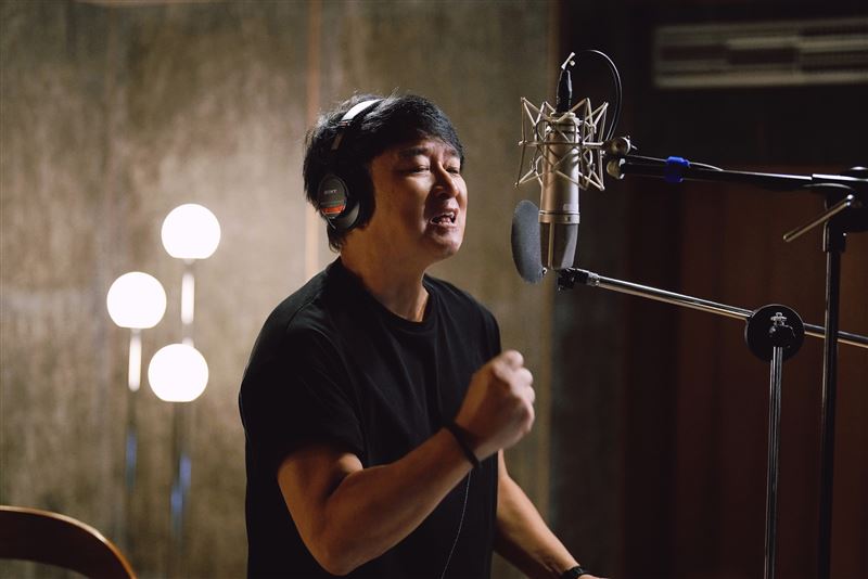 周華健親自操刀製作、獻唱單集主題曲〈接招〉。(圖/壹壹影業提供)