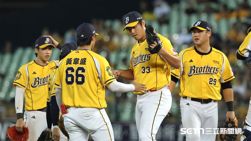 鄭浩均生死戰先發　主投5.2局失1分繳好投