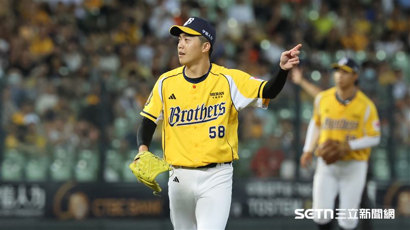 中職37年季後挑戰賽G4,中信兄弟第2任投手呂彥青。(圖/記者劉彥池攝影)