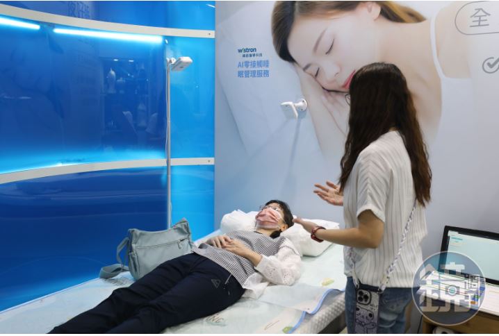 許多人有睡眠困擾，也造成巨大商機，但最新研究顯示，成年人不見得每天一定要睡滿8小時，順應自身生理時鐘與身體需求才是健康關鍵。（圖／鏡週刊）