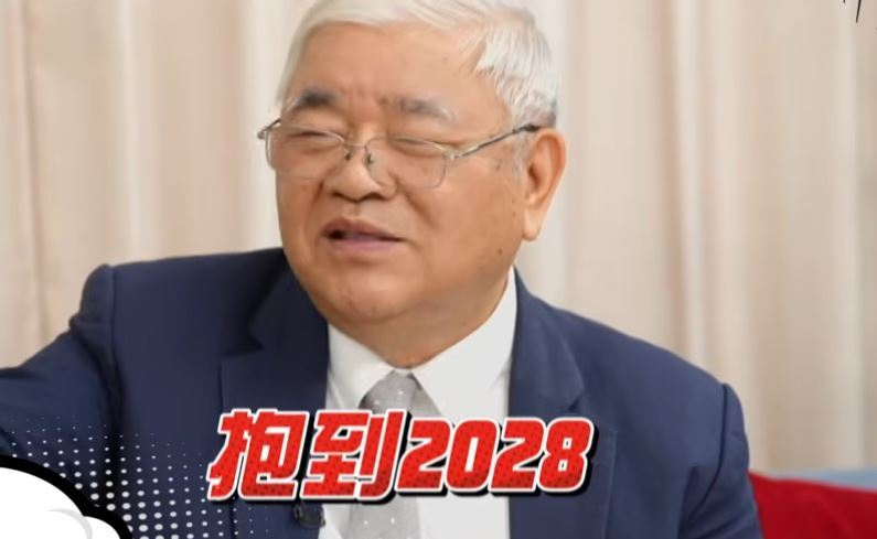 杜金龍極力推崇台積電(2330)與聯發科(2454)兩大核心標的,建議投資人逢拉回即可分批卡位,一路抱到2028年。(圖/翻攝自YouTube-《小宇宙大爆發》頻道)