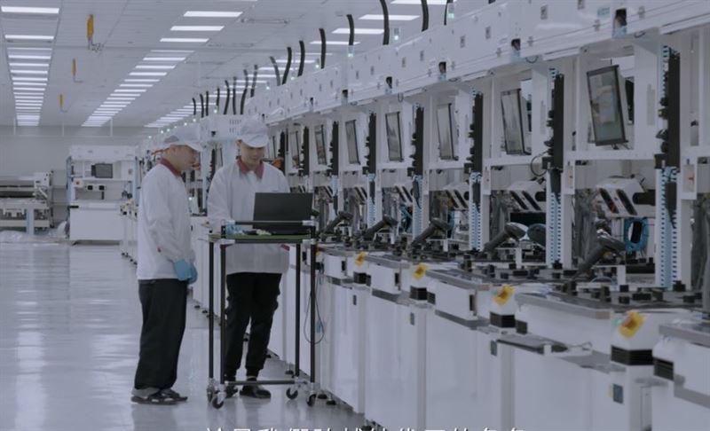 緯創(3231)受惠GB300伺服器出貨放量,多項新專案將於2027年開始貢獻。以及2027年VR平台需求接棒,本土投顧看好伺服器業務營收及獲利持續成長,維持「增加持股」評等,目標價300元。(圖/翻攝自緯創官網)