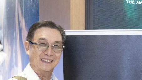資深男星露面「手僵硬蜷曲」　首證實罹病