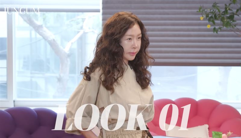 朴俊錦被外界稱為「60代Jennie」。(圖/翻攝自YouTube-박준금 Magazine JUNGUM)