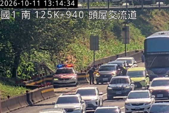 連假交通事故較去年增加9%,平均每天發生100件,其中連假首日更達110件。(圖/高公局提供)