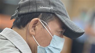 廖峻三度中風罕見露面　插管掛耳側臉照曝