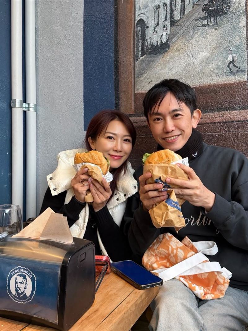 佩甄與王祚軒結婚18年。(圖/翻攝自佩甄臉書)