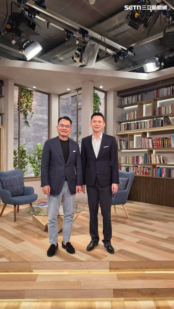 鄭朝方接受三立新聞《話時代人物》節目主持人鄭弘儀專訪(圖/《話時代人物》)