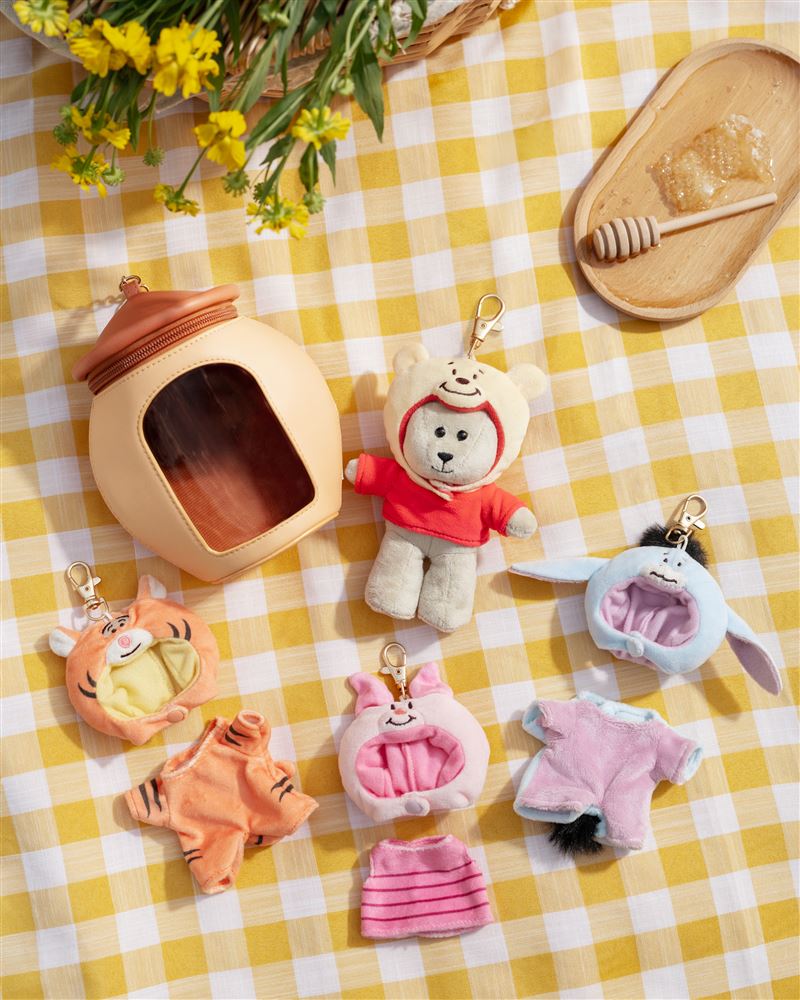 「小熊維尼裝扮組」,讓熟悉的Bearista化身小熊維尼(Winnie the Pooh)、小豬(Piglet)、屹耳(Eeyore)與跳跳虎(Tigger)等經典角色。(圖/品牌業者提供)