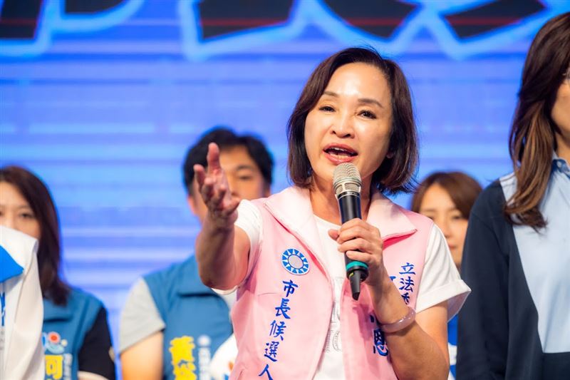 鄭麗文4天內「2度到高雄」合體助選，柯志恩一講話就哽咽落淚（圖／柯志恩競辦提供）