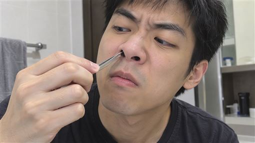 22歲男約會前拔鼻毛慘流膿！醫揭危險區域