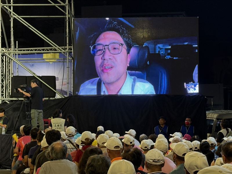 民進黨南投縣長參選人温世政出席開講活動,和沈伯洋驚喜連線。(圖/翻攝自温世政 Wen Shih-cheng臉書)