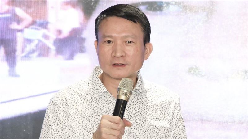 自嘲禍害遺千年！秦楊曝右眼再惡化就看嘸