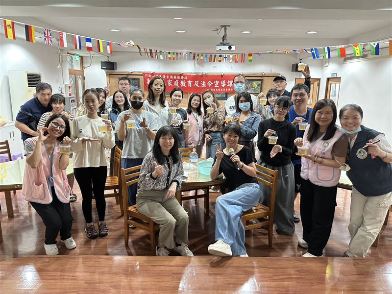 移民署宜蘭縣服務站帶領新住民體驗臺灣美味與生命故事。(圖/移民署提供)
