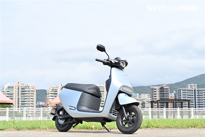 Gogoro Luna電動機車。(圖/記者鍾釗榛攝影)