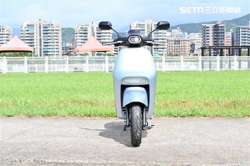 LED頭燈與月環定位燈具有鮮明的辨識度。(圖/記者鍾釗榛攝影)