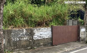 男遭鐵門「死夾胸頸」氣絕　站屍嚇壞鄰居