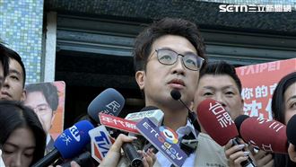 又被控父親「賺紅錢」　沈伯洋3字回應了