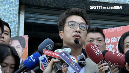又被控父親「賺紅錢」　沈伯洋3字回應了