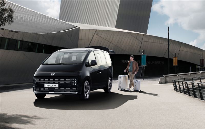 現代汽車全新STARIA油電商旅。(圖/Hyundai提供)