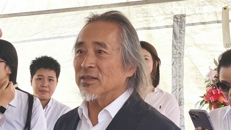 姚仁喜表示,台灣住宅設計已有相對固定的模式,所以過往較少操刀住宅案,但此次王燕鴻對建築品質、設計美學等理念與他不謀而合,因此有了這次合作。(圖/記者陳韋帆攝影)