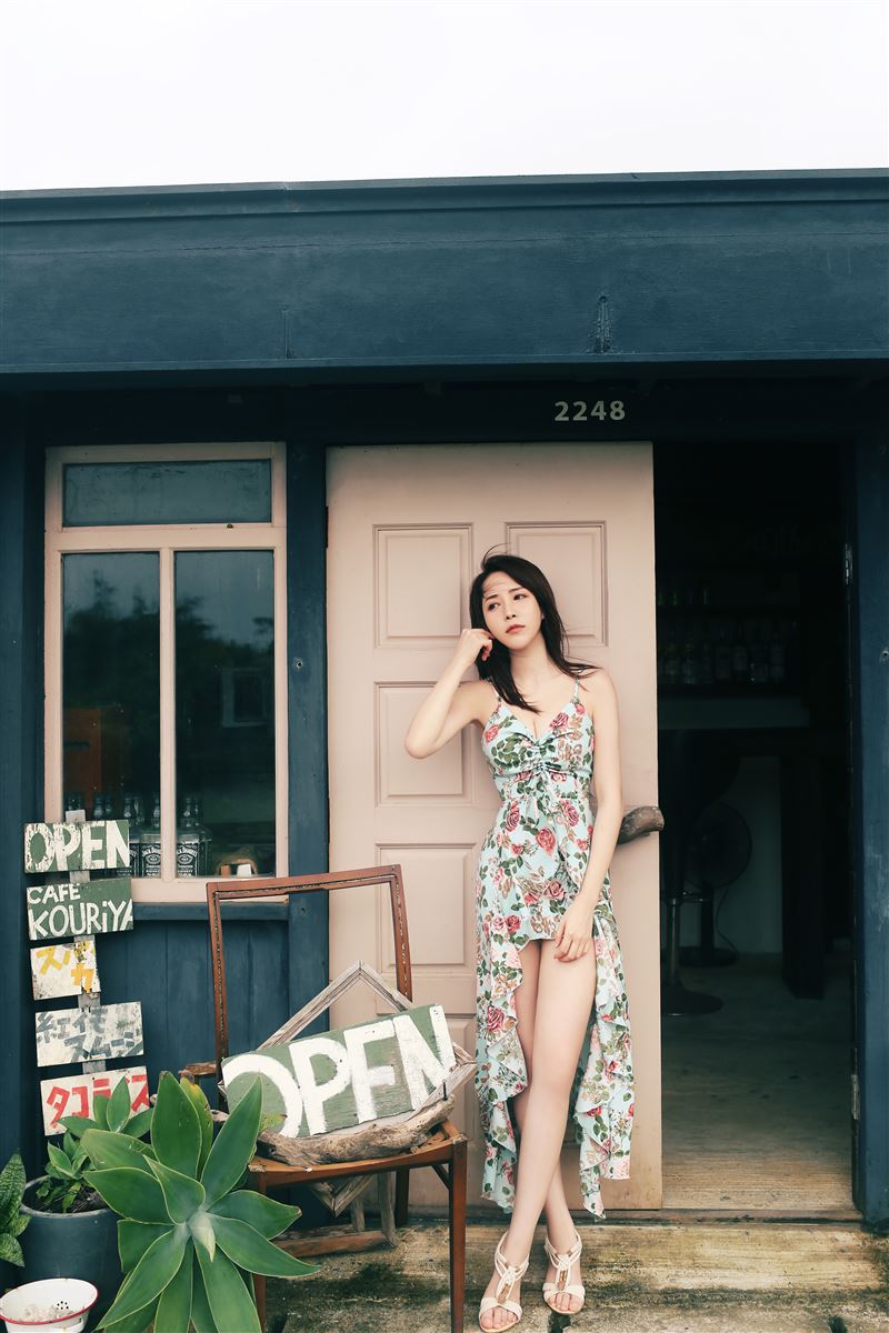 劉芷伊難得異國大展性感與多變風貌。(圖/時報出版提供)