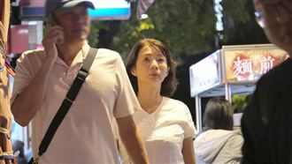 溫翠蘋十指緊扣185公分新歡　甜蜜約會8小