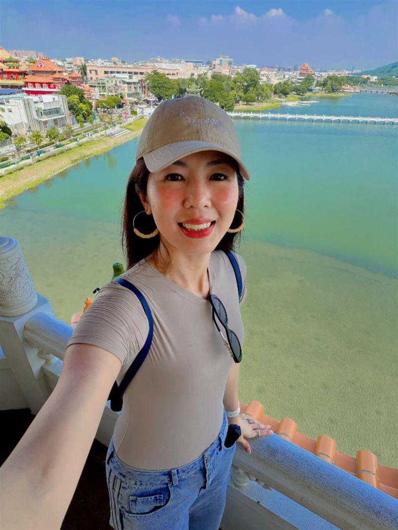 律師李怡貞北漂台北27年了,她直言,真心覺得台北市這幾年沒有好好的進步,腳步太過緩慢。(圖/翻攝自李怡貞臉書)