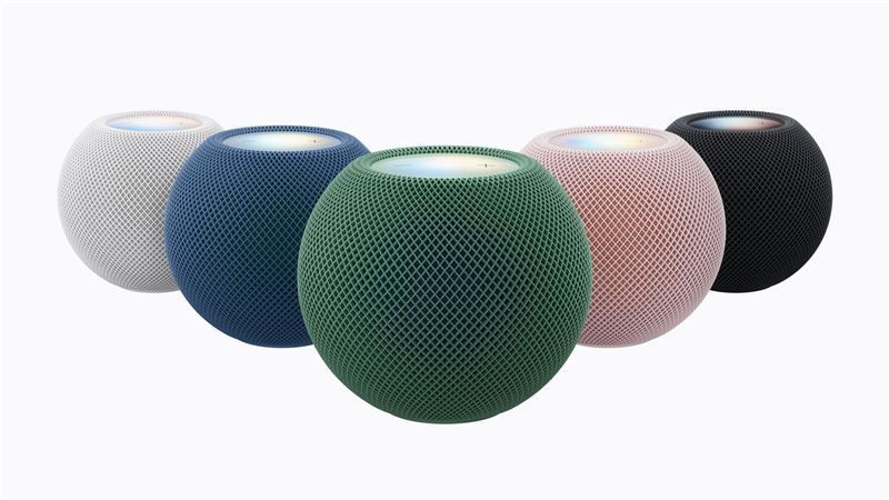 蘋果突襲發表睽違多年的智慧家庭新品,推出搭載 A19 晶片的 Apple TV 4K(售價 9,900 元)與升級 Apple S10 晶片的 HomePod mini 2(售價 4,790 元)。兩者不僅可獨立運作,還能串接多達 4 顆揚聲器打造沉浸式家庭劇院,即日起開放預購。(圖/蘋果提供)
