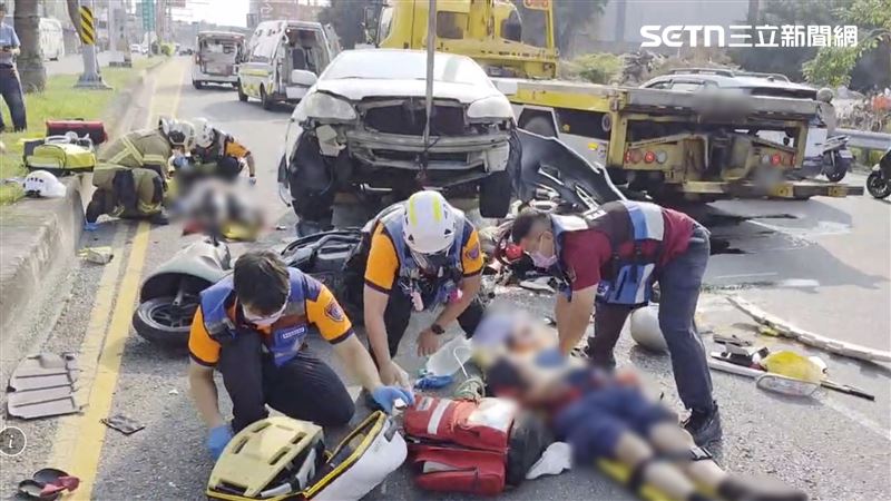 新／台南拖吊車「脫鉤掉車」砸2車　1OHCA
