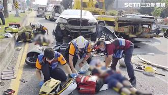 新／台南拖吊車「脫鉤掉車」砸2車　1OHCA