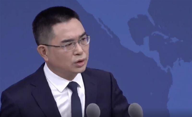沈伯洋指無政治前提願參加雙城論壇 中國國台辦發言人陳斌華表示不接受。(圖/翻攝畫面)