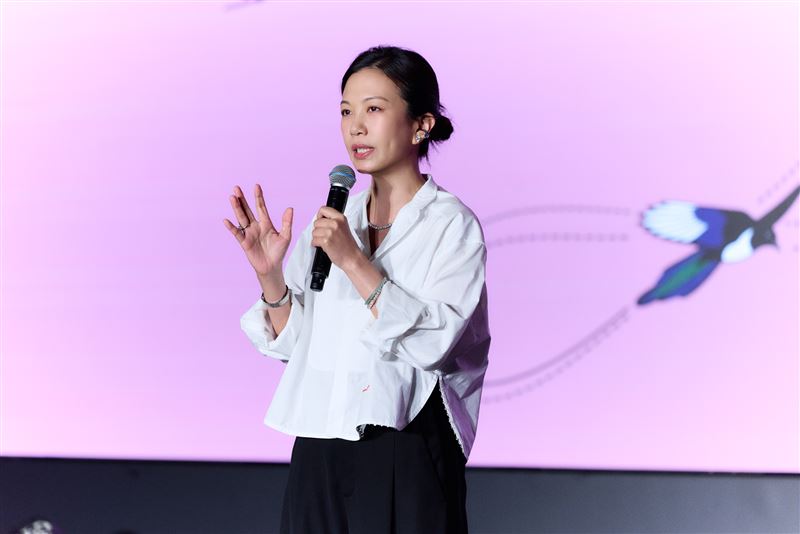 蕭敬騰與妻子林有慧（Summer）慶祝喜鵲娛樂成立20周年，不少大咖明星都來聚會。（圖／喜鵲娛樂提供）