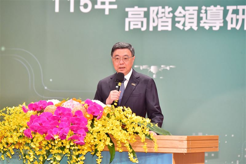 行政院長卓榮泰今(14)日上午出席115年國家政務研究班第17期及高階領導研究班第16期聯合結訓典禮。(圖/行政院提供)