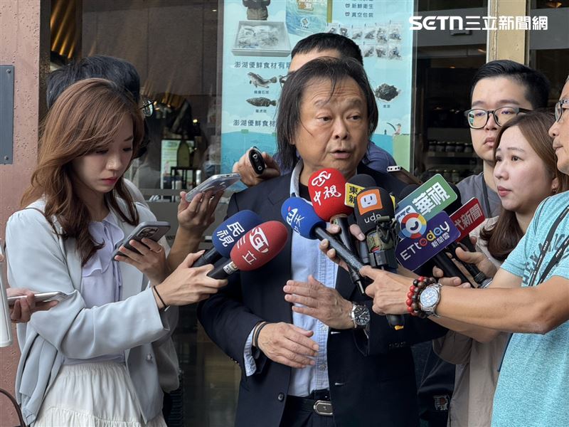 民進黨立委王世堅出席中常會前受訪(圖/記者劉秀敏攝影)