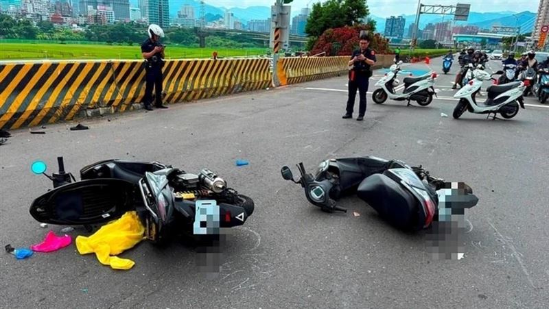 新北環河快速道路永和安康段，發生一起死亡車禍，陳姓騎士追撞、釀曾姓女騎士重傷身亡。（圖／翻攝畫面）