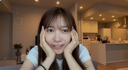 20歲女星認高一曾懷孕　小孩生父是中國人