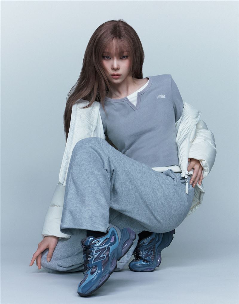 New Balance 品牌形象代言人 Winter 著用 983。(圖/品牌業者提供)