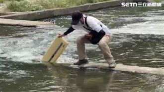 柳川遭棄置廢棄冷氣　民眾痛批：非首次