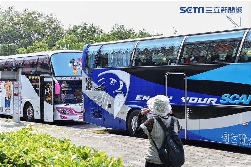 家長在網上發問,孩子畢旅要去墾丁、義大,需要讓他帶多少錢合理。(示意圖/資料照片)