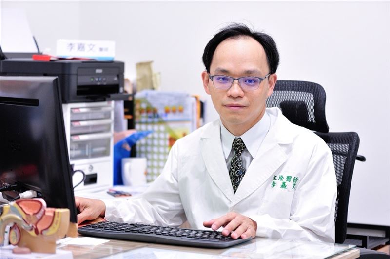 鳳山李嘉文泌尿科院長李嘉文醫師提醒,PrEP僅能預防HIV,無法取代保險套及HPV疫苗防護。建立PrEP、保險套、定期篩檢與HPV疫苗的完整防線,才能更全面的守護自己與伴侶的健康