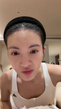 金晨開直播透露，學費無法退回。（圖／翻攝自微博）