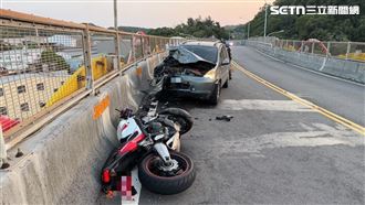 重機過彎逆撞休旅車！騎士噴墜高架橋慘死