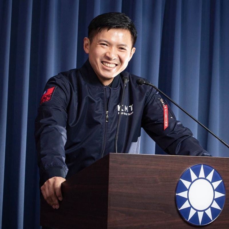 何志勇回擊,國民黨黨中央一昧高舉「藍白合」的標語,忽視高虹安市長的各種市政與品格上的爭議,從未給予他公平競爭的「初選機制」也有意忽視高虹安市長刻意打壓國民黨籍市議員候選人。(圖/翻攝自何志勇臉書)